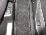 運転席&助手席シートヒーターが付いてます。寒い冬でもスイッチONで座面をあたたかくして、ドライブをさらに快適にしてくれます。