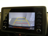 車庫入れや駐車で威力を発揮するのがバックモニター!ナビディスプレイに後ろの様子が映し出されるから安心です。