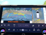 【パノラミックビューモニター】専用のカメラにより、上から見下ろしたような視点で360度クルマの周囲を確認することができます☆死角部分も確認しやすく、狭い場所での切り返しや駐車もスムーズに行えます。