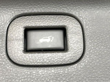 【パワーバックドア】スマートキーや運転席のボタンを押すだけでリアゲートが自動で開閉します!荷物を持っている時や、高い位置にあるバックドアを閉める際に便利な機能です♪