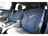 XC40 B4 AWD モメンタム 4WD 