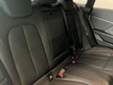 ご納車前に、リア3面にプライバシーフィルムの施行も可能です。荷物の盗難防止、UVカット等の効果があります。プロが選ぶ高耐久、高品質なフィルムは種類も豊富で仕上がりも非常に綺麗です。