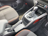 シンプルで使いやすいデザインの運転席です。