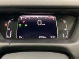 デジタル表示のスピードメーターとタコメーター、燃費やオドメーターなどの表示の他に、ホンダセンシング機能などの表示もできる多機能なマルチインフォメーション・ディスプレイです。