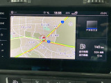 タッチスクリーンを採用。従来のナビゲーションシステムの域を超える、車両を総合的に管理するインフォテイメントシステムです。