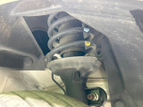 お車を安心してお乗りいただく為には、足回りの定期点検が欠かせません。サービスサポート(有償保証)では無料点検もご提供しており、安心のカーライフをお過ごしいただけるサポート体制が整っています。