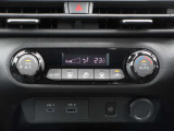 オートエアコンですので、車内を快適な空間に出来ます♪