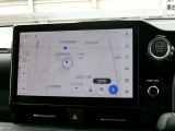 DCM(専用通信機)を装備したコネクティッドナビです。なお無償でのご利用期間は限定(令和10年7月まで)されています。詳しくは営業スタッフにお問い合わせください。