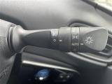 【 オートライト 】オートライトなのでライトの点け忘れを気にすることなく運転が出来ます。