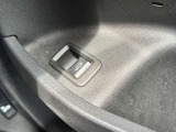 運転席からトランクの開閉操作もできます
