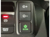 ★ECONスイッチ★ エコドライブを加速しよう!スイッチをONにすると、運転の仕方によるロスを抑え込み燃費をよくするようクルマが頑張ります(*^ー^*)燃費向上にチャレンジ♪