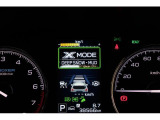 X-MODEは路面に応じてモードを選択するだけで4輪の駆動力やブレーキなどを最適にコントロール。悪路からのスムーズな脱出をサポートします。