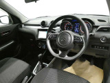見通しのよいすっきりとした視界で、誰でも運転しやすいです。運転のしやすさは疲れにくさにも繋がりますよ♪