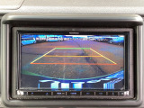 後方確認はバックカメラにお任せ♪後退時に便利で、駐車が楽になります♪