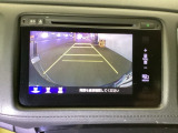 リアカメラ装備、運転に自信のない方でも安心して車庫入れができるリバース連動リアカメラが装着されています。狭い駐車場はもちろん、雨の日や夜間でもストレスなく運転していただけます。