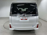 車内は家族みんなでゆったり乗れて驚くほど使いやすいです。
