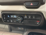 運転席側にはシートヒーターが付いています!寒い日に便利な装備ですね。