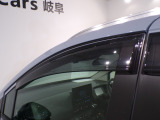 ドアバイザー付きですので、雨の日でも換気ができてとても便利です!
