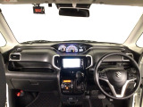 【前方視界】開放的な前方視界!運転がしやすく疲れにくいです♪窓が大きく、見通しがとっても良いおクルマですよ♪