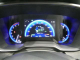 とっても見やすいメーターです。夜間時はラグジュアリーな気分にさせてくれる照明が魅力ですので、夜のドライブも楽しみになりますよ♪