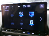 CD、DVD、Bluetooth、AM、FM、スマートフォン接続ができます。