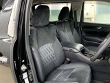 中古車をキレイで気持ちよくお乗りいただけるよう、エンジンルームから、シートを外した洗浄まで、目に見えない部分も徹底的に洗浄しています!