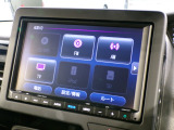 CD、DVD、Bluetooth、AM、FM、スマートフォン接続ができます。