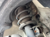 お車を安心してお乗りいただく為には、足回りの定期点検が欠かせません。サービスサポート(有償保証)では無料点検もご提供しており、安心のカーライフをお過ごしいただけるサポート体制が整っています。