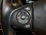 【ステアリングリモコン】ステアリングにオーディオ調節可能なスイッチが装備されていますので運転中でも視線をそらさずにオーディオの調節が可能です!