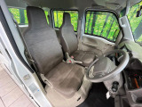 運転席シート廻りは使用感も少なく、良好な状態となっています。丁寧に使われていたことがよくわかりますね。