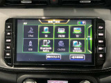 日産純正メモリーナビゲーションです♪目的地まで案内するナビゲーション機能の他にフルセグ画質で楽しめるTVやBluetooth Audio☆DVD再生など多彩な機能が満載で運転を快適にサポートしてくれます☆