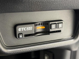 ETC付。高速道路の料金所はキャッシュレスで通過です。サービスエリア等にあるスマートインターの出入りも利用可能でとっても便利。ご納車後すぐにお使い頂けるようセットアップしてのお渡しとなります。