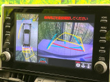 【パノラミックビューモニター】専用のカメラにより、上から見下ろしたような視点で360度クルマの周囲を確認することができます☆死角部分も確認しやすく、狭い場所での切り返しや駐車もスムーズに行えます。