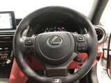 ハンドルは、車を運転する上で、ずっと握っている重要なパーツです。手にフィットする物が、いいですよね♪