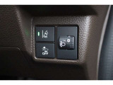 安全運転支援システムHonda SENSINGを搭載。衝突軽減ブレーキや、誤発進抑制機能、アダプティブクルーズコントロール、車線維持など複数の先進技術で安心・快適なドライブをサポートします。
