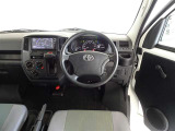 視界良好、操作しやすい運転席です。