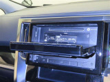 CD、DVDの再生ができます。