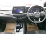 操作しやすい運転席廻り!操作パネルも使いやすい!!ドライブが楽しくなります!