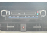 「中古車ハイブリッド保証」付き。ハイブリッド機構を無償で保証します。保証期間は、初度登録年月から10年目まで、またはロングラン保証が終わってから3年間。ただし累計走行距離が20万km以内です。