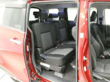 気になる汚れは「まるまるクリン」で解消! 当社の中古車はシートを外して隅々までキレイにクリーニングしてあります(但し、一部 高年式車両等は除きます)