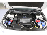 スバルはエンジンに定評があります!2.0L DOHC 直噴+モ-ター(e-BOXER)搭載!低重心でコンパクトなエンジンです!