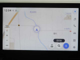 ナビ付きで、遠出や初めての道も安心。道に迷う心配が少なく、同乗者との会話や運転に集中出来ます。ご家族でのお出かけにも心強いポイントです。