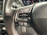 ステアリングにオーディオ操作スイッチが付いています。オーディオ画面に直接タッチしなくても操作が出来ますので、運転に集中できます。