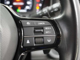 ◆アダプティブクルーズコントロール◆予め設定した車速内でクルマが自動的に加減速。前走車との適切な車間距離を維持しながら追従走行します。【LKAS】車線維持支援システムでステアリング操作を支援。
