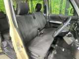 運転席シート廻りは使用感も少なく、良好な状態となっています。前オーナー様が丁寧に使っていたことがよくわかりますね。