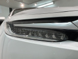 LEDヘッドライトは、点灯の瞬間から最大光量を発揮し、突然暗くなるトンネルなどでの安定感を高めます。
