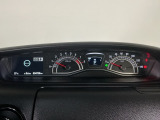 メーターの横に液晶カラーディスプレーを装備。航続可能距離等の情報やHonda SENSINGの注意・警告を表示します!