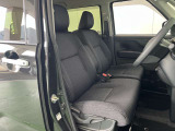 車を運転する際には運転席の存在は欠かせません。しっかりとチェックしたいポイントですね。