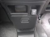 12V電源ソケットを設置しております。周辺機器の充電にご利用頂けます。