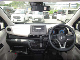 全方位で視界が広く運転がしやすいので女性の方にも人気のインテリアになっています!